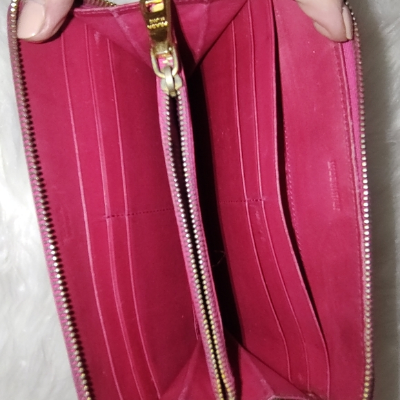 Prada patent leather zippy wallet pink/red EUC - Picture 8 of 10